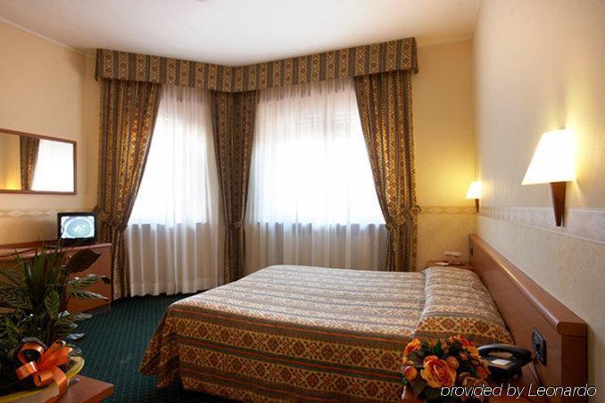 Dropiluc Hotell Druento Rom bilde