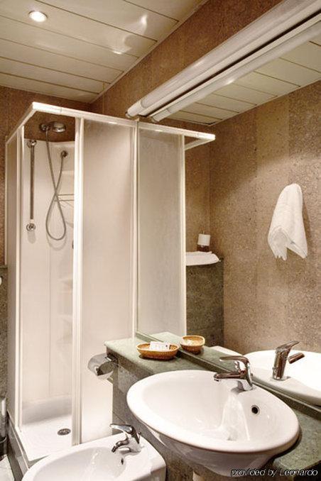 Dropiluc Hotell Druento Rom bilde